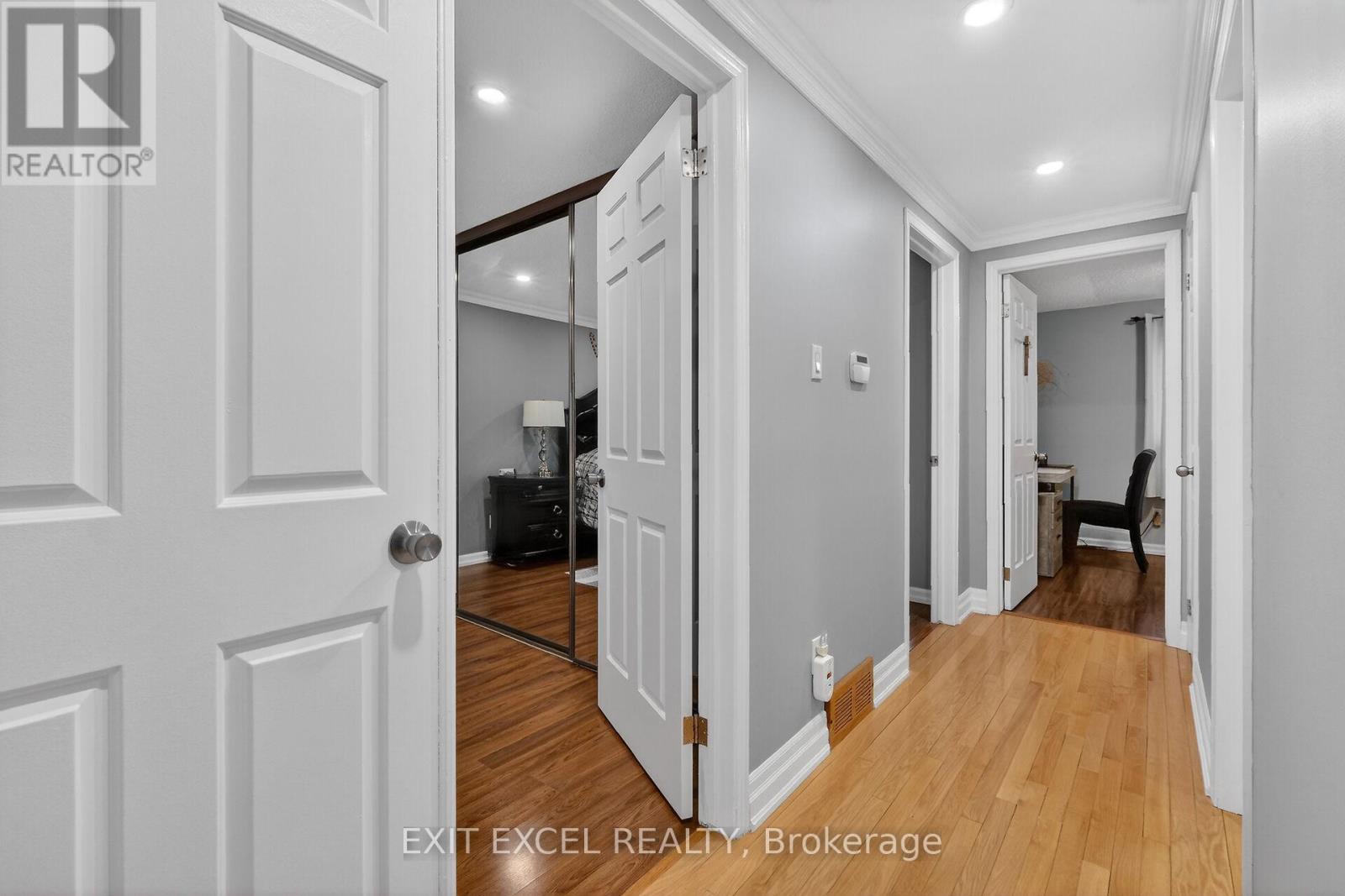 58 Fireside Crescent, Ottawa, Ontario  K1T 1Z4 - Photo 25 - X12887416