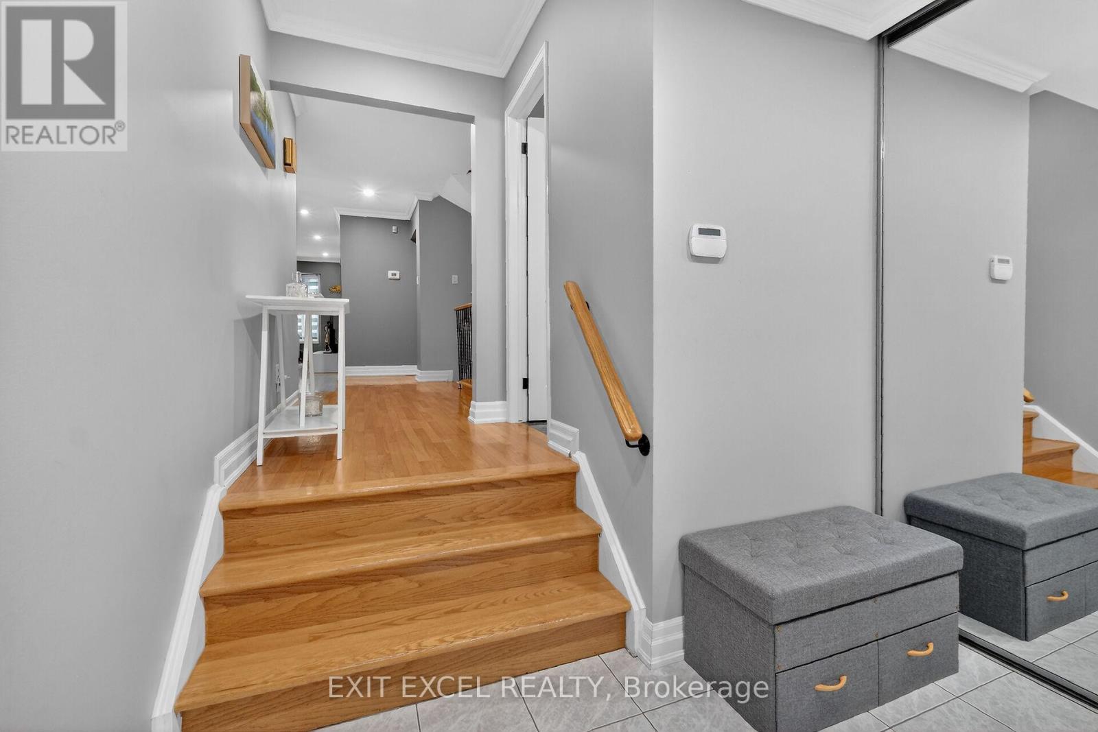 58 Fireside Crescent, Ottawa, Ontario  K1T 1Z4 - Photo 6 - X12887416