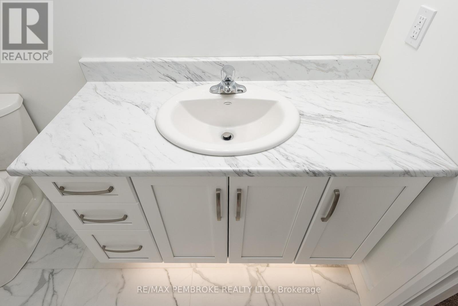 9 Jade Avenue, Petawawa, Ontario  K8H 0E5 - Photo 23 - X12887632