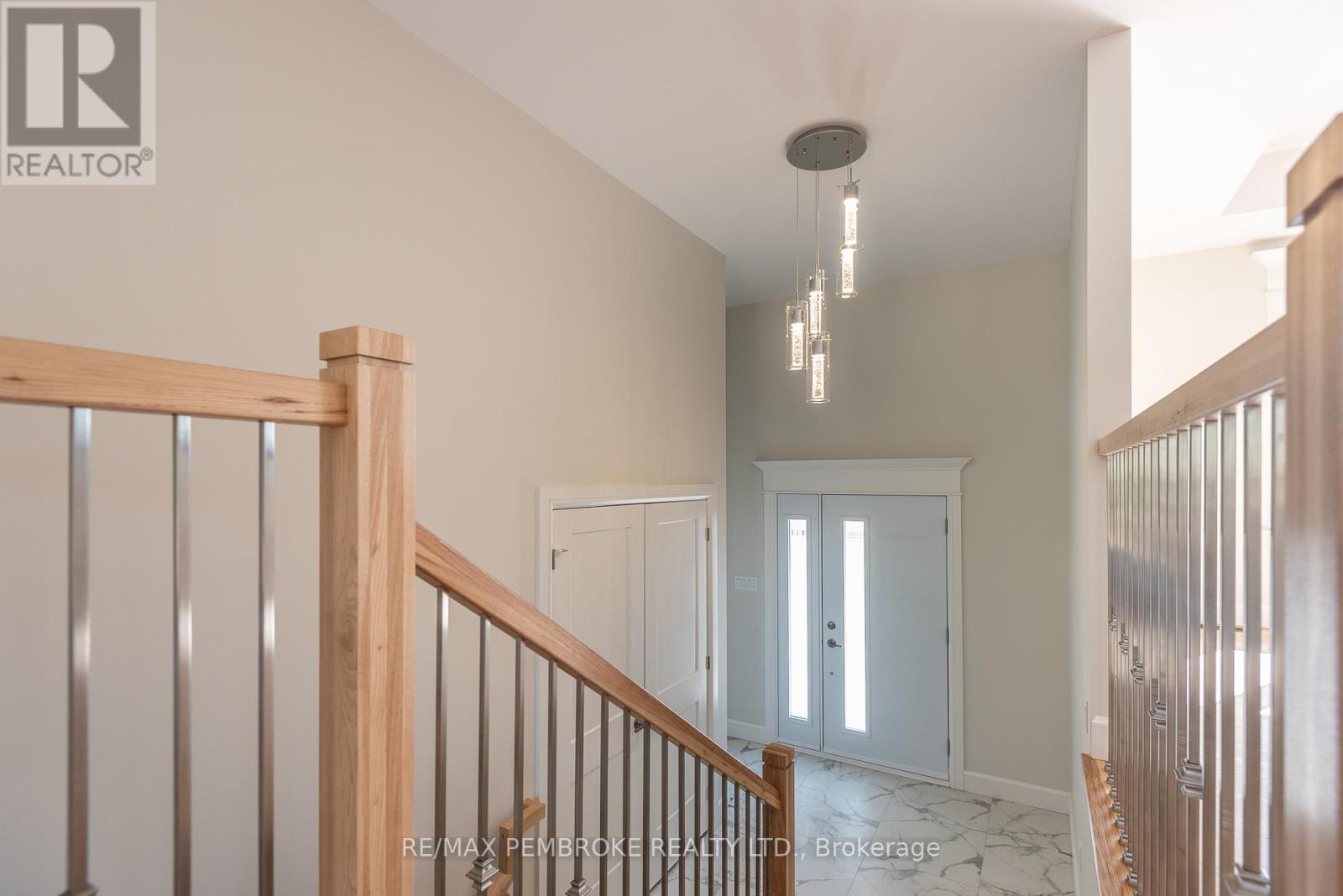 9 Jade Avenue, Petawawa, Ontario  K8H 0E5 - Photo 4 - X12887632