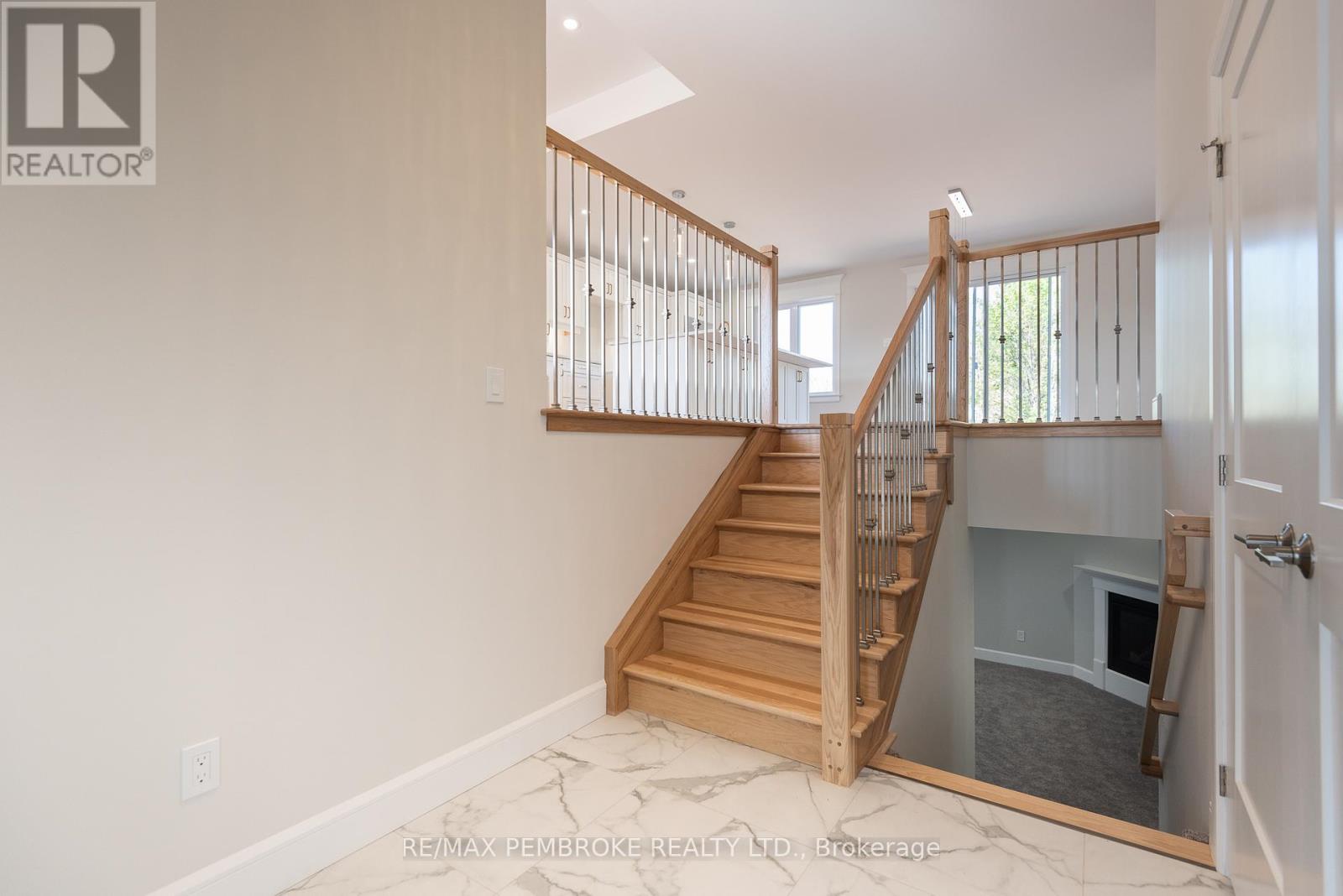 9 Jade Avenue, Petawawa, Ontario  K8H 0E5 - Photo 5 - X12887632