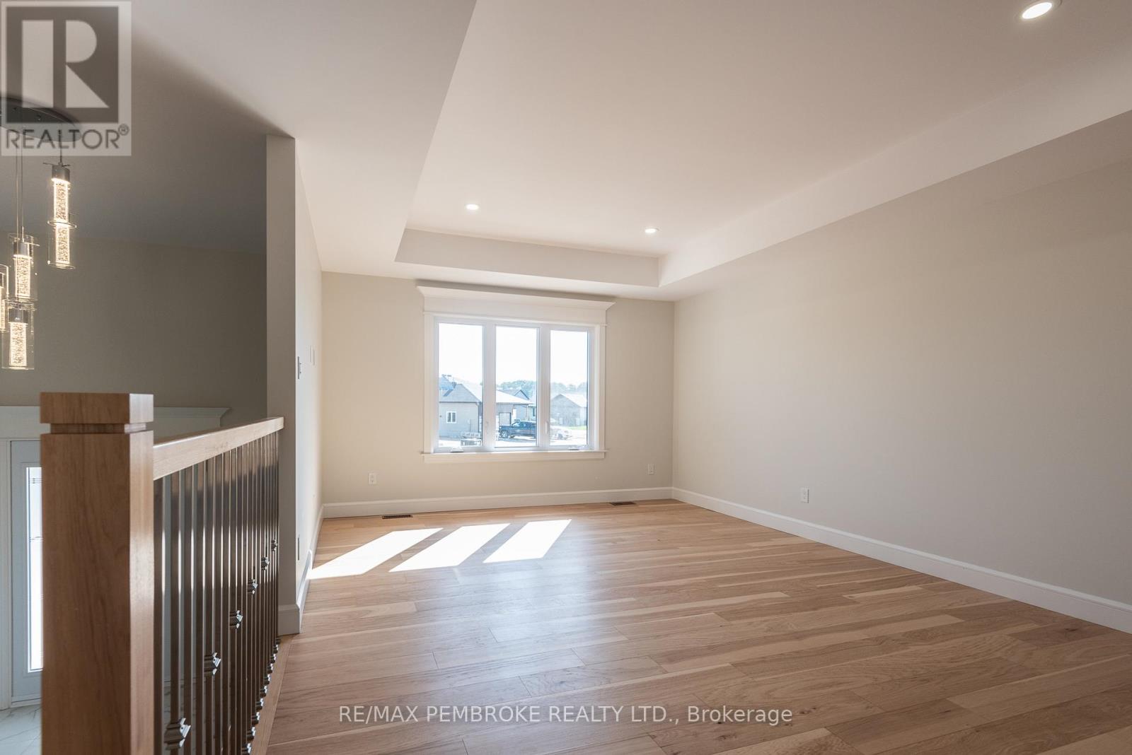 9 Jade Avenue, Petawawa, Ontario  K8H 0E5 - Photo 6 - X12887632