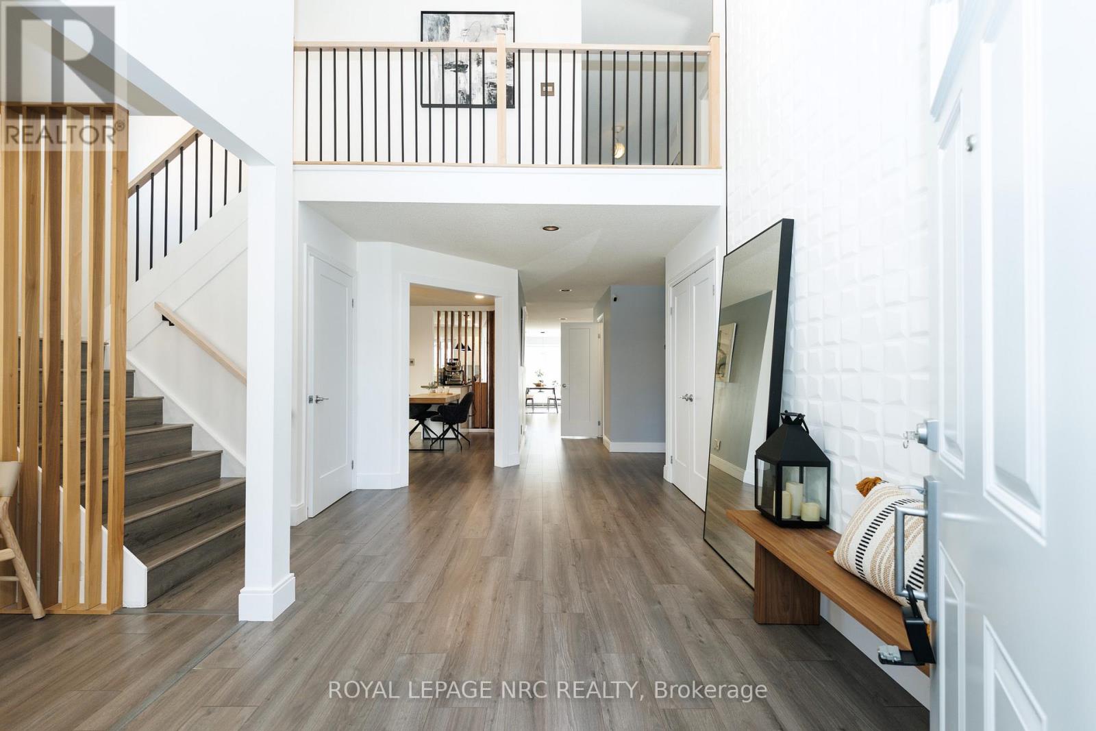 7 Sarah Court, St. Catharines (Grapeview), Ontario  L2S 3R6 - Photo 4 - X12887358