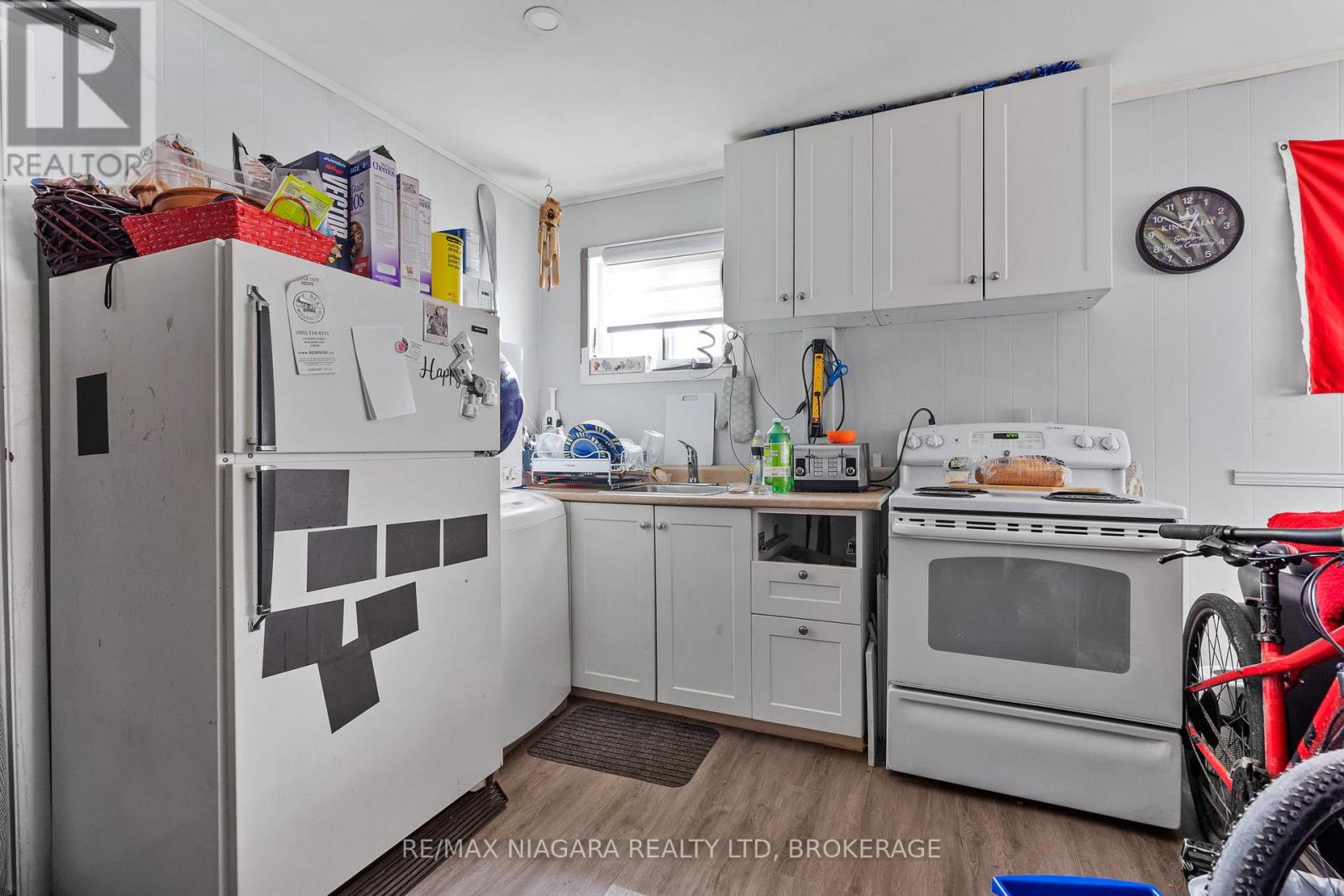 224 Mitchell Street, Port Colborne (East Village), Ontario  L3K 1Y3 - Photo 10 - X12887386