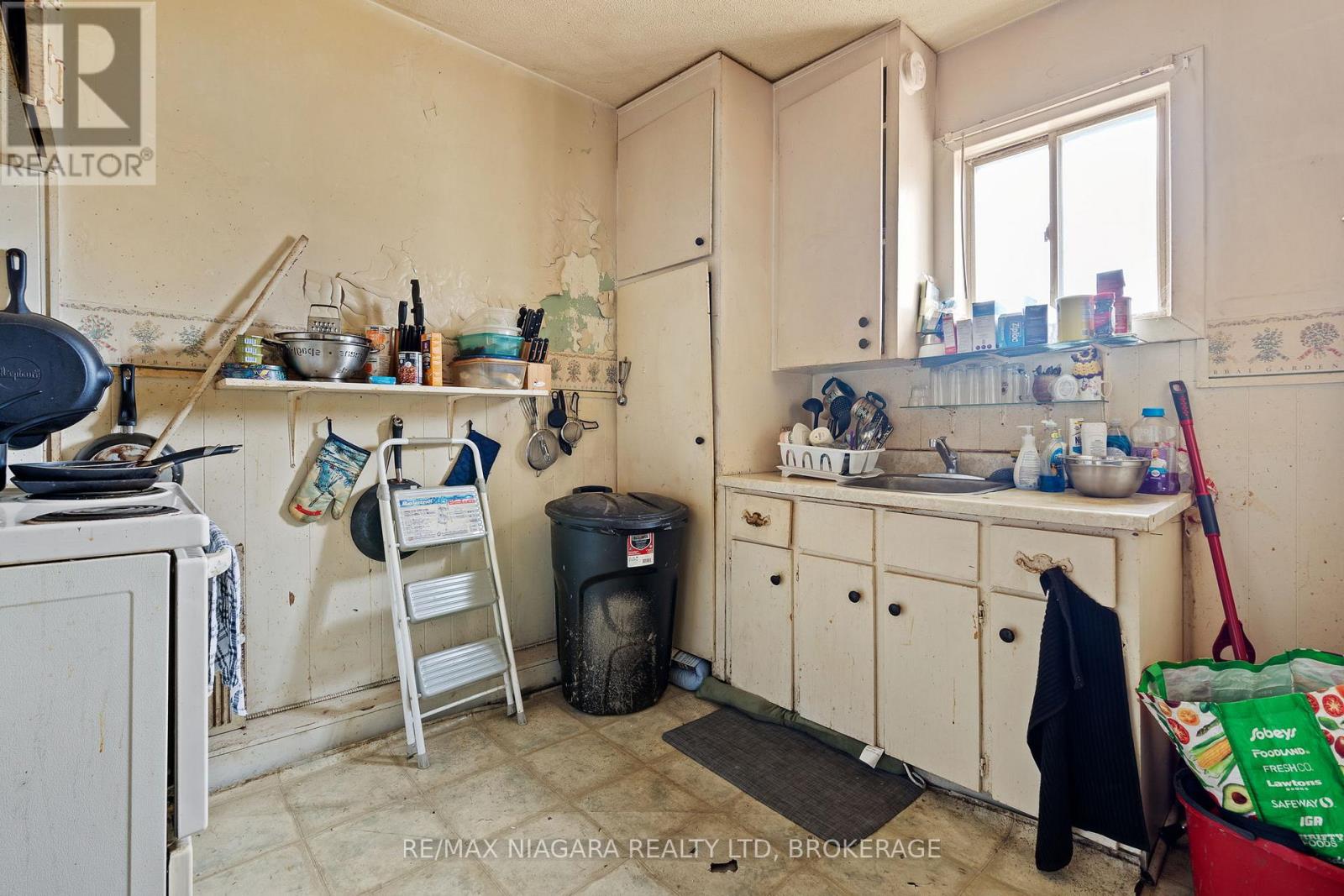 224 Mitchell Street, Port Colborne (East Village), Ontario  L3K 1Y3 - Photo 16 - X12887386