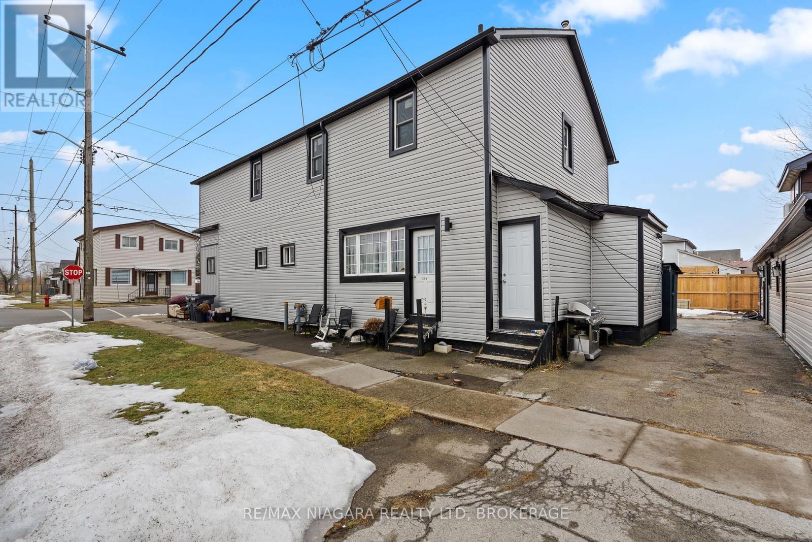 224 Mitchell Street, Port Colborne (East Village), Ontario  L3K 1Y3 - Photo 6 - X12887386