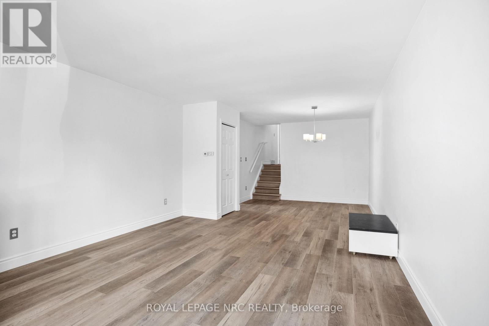 37 Greystone Crescent S, St. Catharines (Lakeport), Ontario  L2N 6P1 - Photo 4 - X12887442