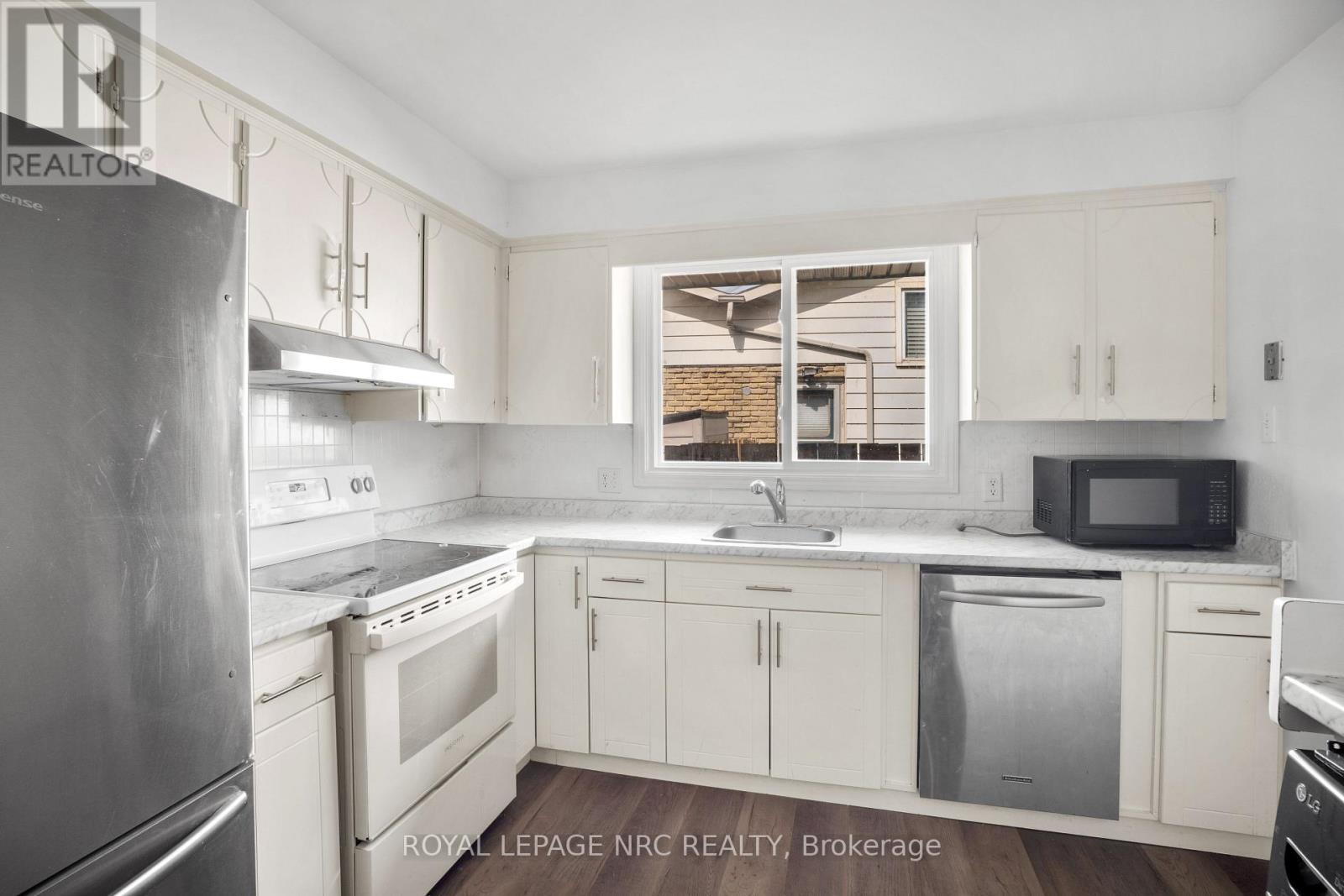 37 Greystone Crescent S, St. Catharines (Lakeport), Ontario  L2N 6P1 - Photo 6 - X12887442