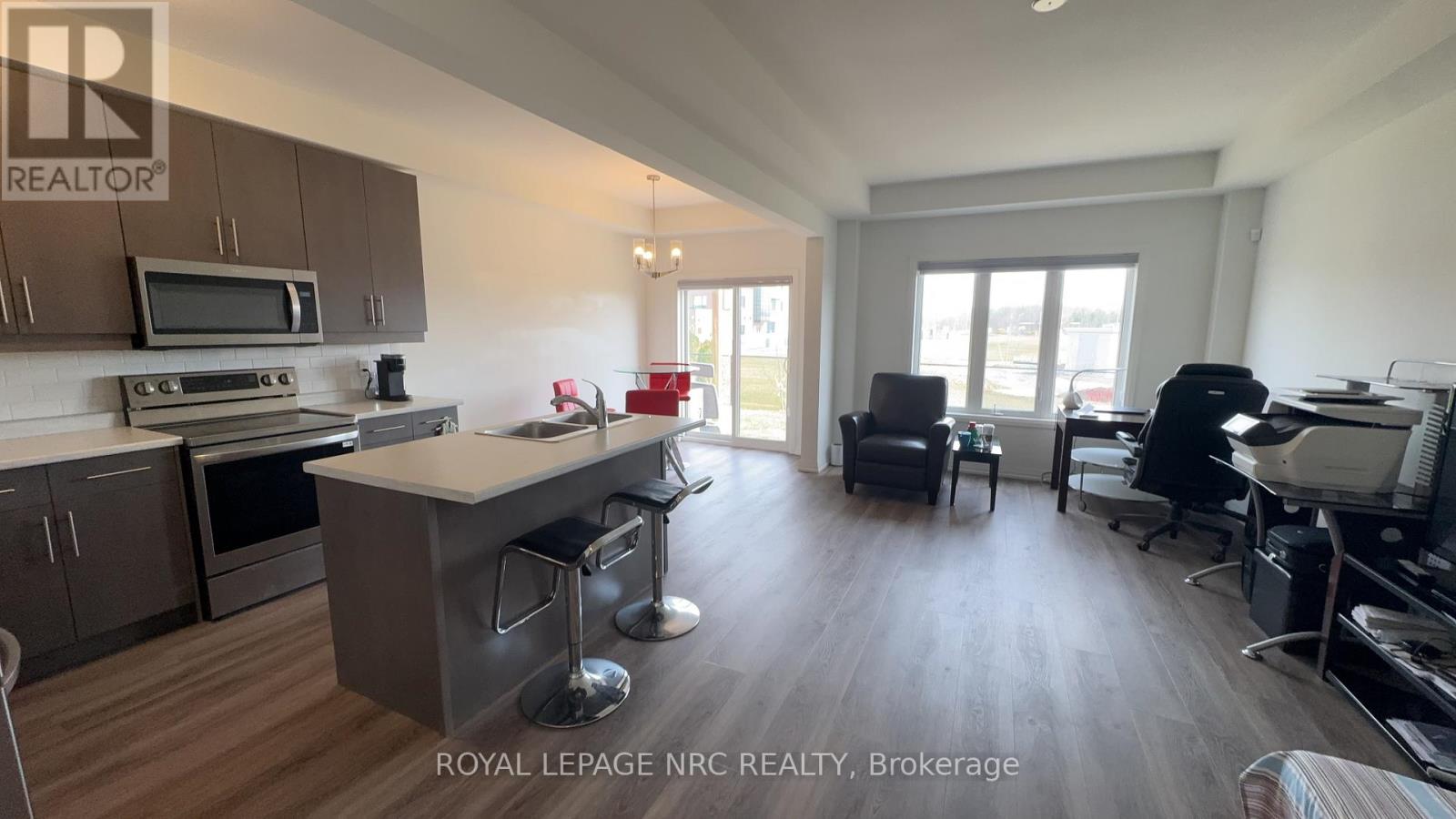 7376 Marvel Drive, Niagara Falls (Brown), Ontario  L2H 3V5 - Photo 3 - X12887474