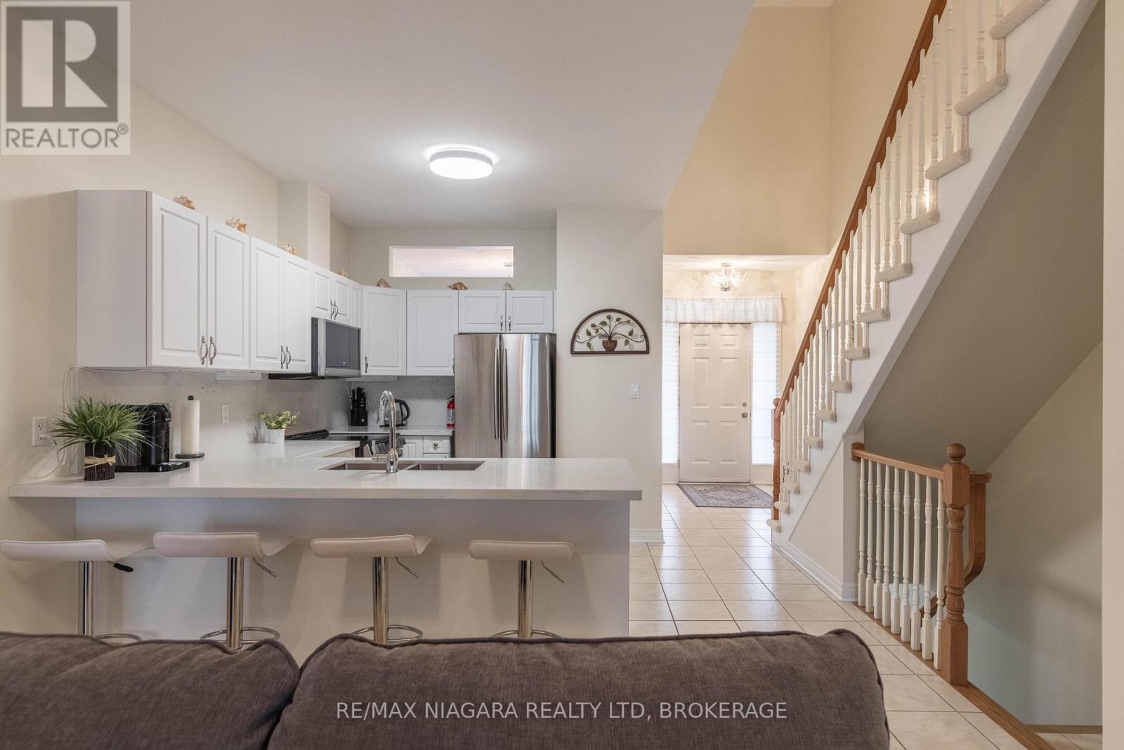 13 - 8142 Costabile Drive, Niagara Falls (Ascot), Ontario  L2H 3M3 - Photo 6 - X12887670