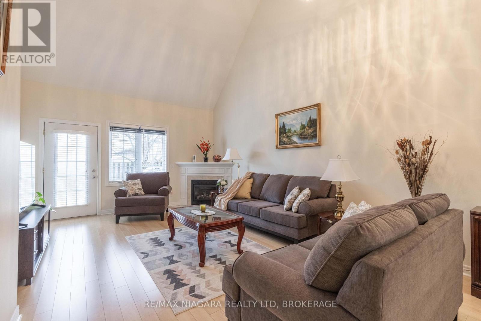 13 - 8142 Costabile Drive, Niagara Falls (Ascot), Ontario  L2H 3M3 - Photo 7 - X12887670