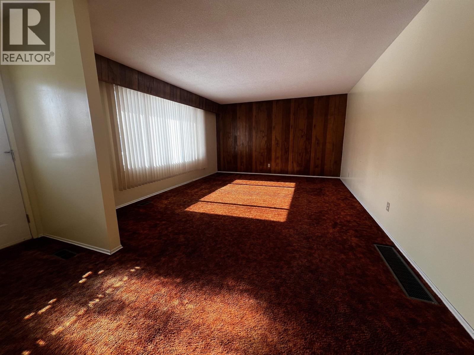 381 Endako Avenue, Fraser Lake, British Columbia  V0J 1S0 - Photo 5 - R3099828