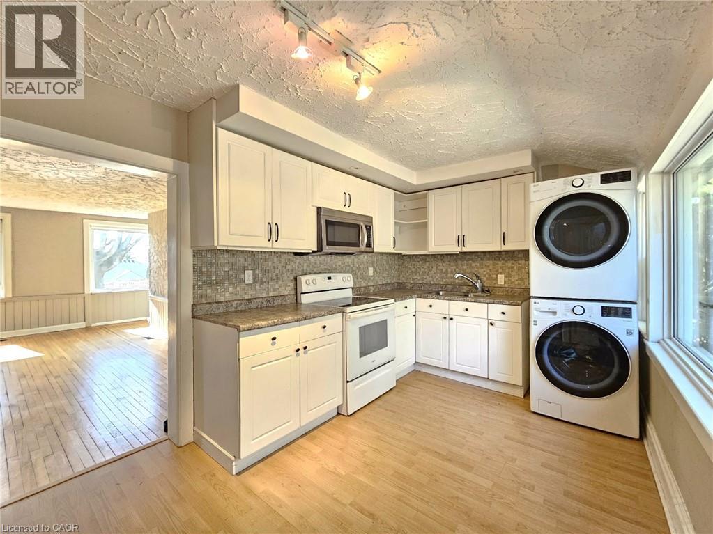 1044 Knechtel Court Unit# B, Petersburg, Ontario  N0B 2H0 - Photo 4 - 40812233