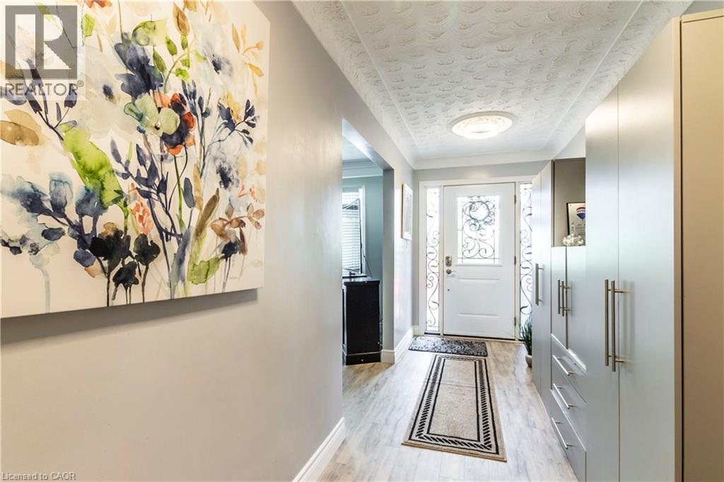 404 Queenston Road, Hamilton, Ontario  L8K 1J2 - Photo 4 - 40811533