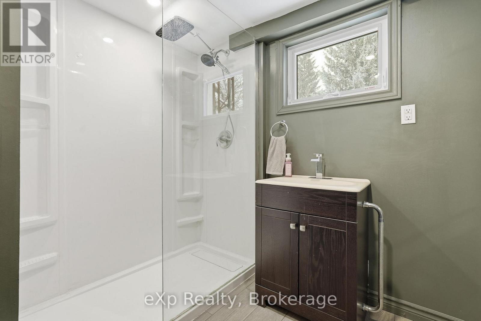 60 Main Street E, Mapleton, Ontario  N0G 1P0 - Photo 22 - X12887390