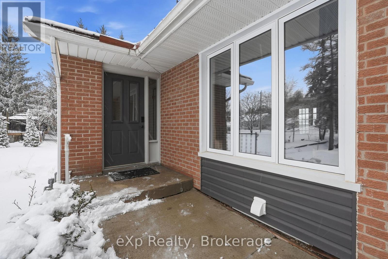 60 Main Street E, Mapleton, Ontario  N0G 1P0 - Photo 3 - X12887390