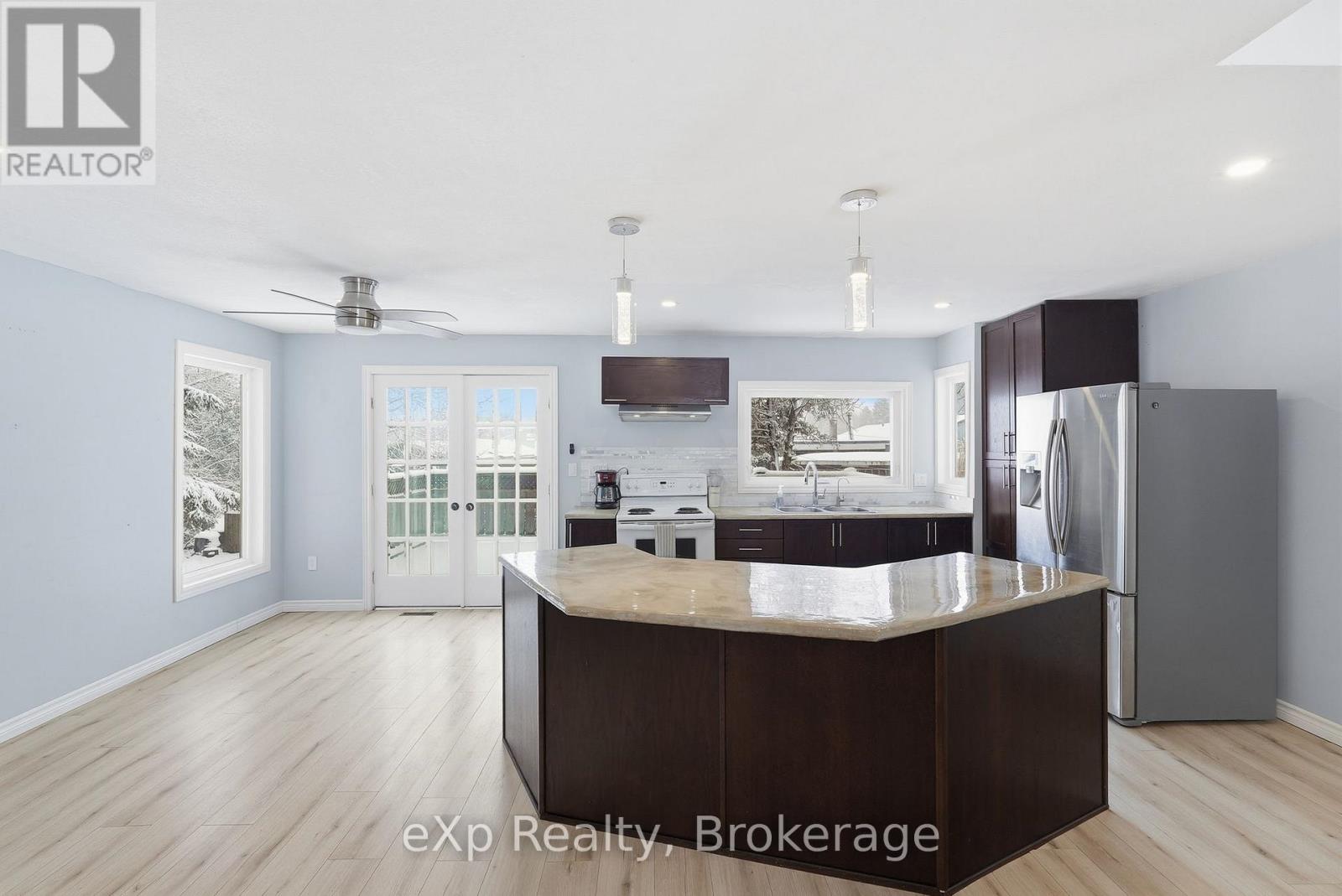 60 Main Street E, Mapleton, Ontario  N0G 1P0 - Photo 6 - X12887390