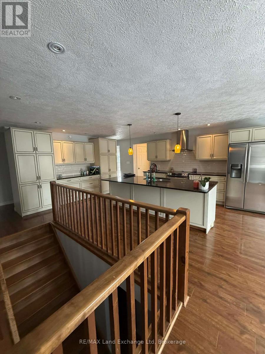 405 Minnie Street, North Huron, Ontario  N0G 2W0 - Photo 3 - X12887456