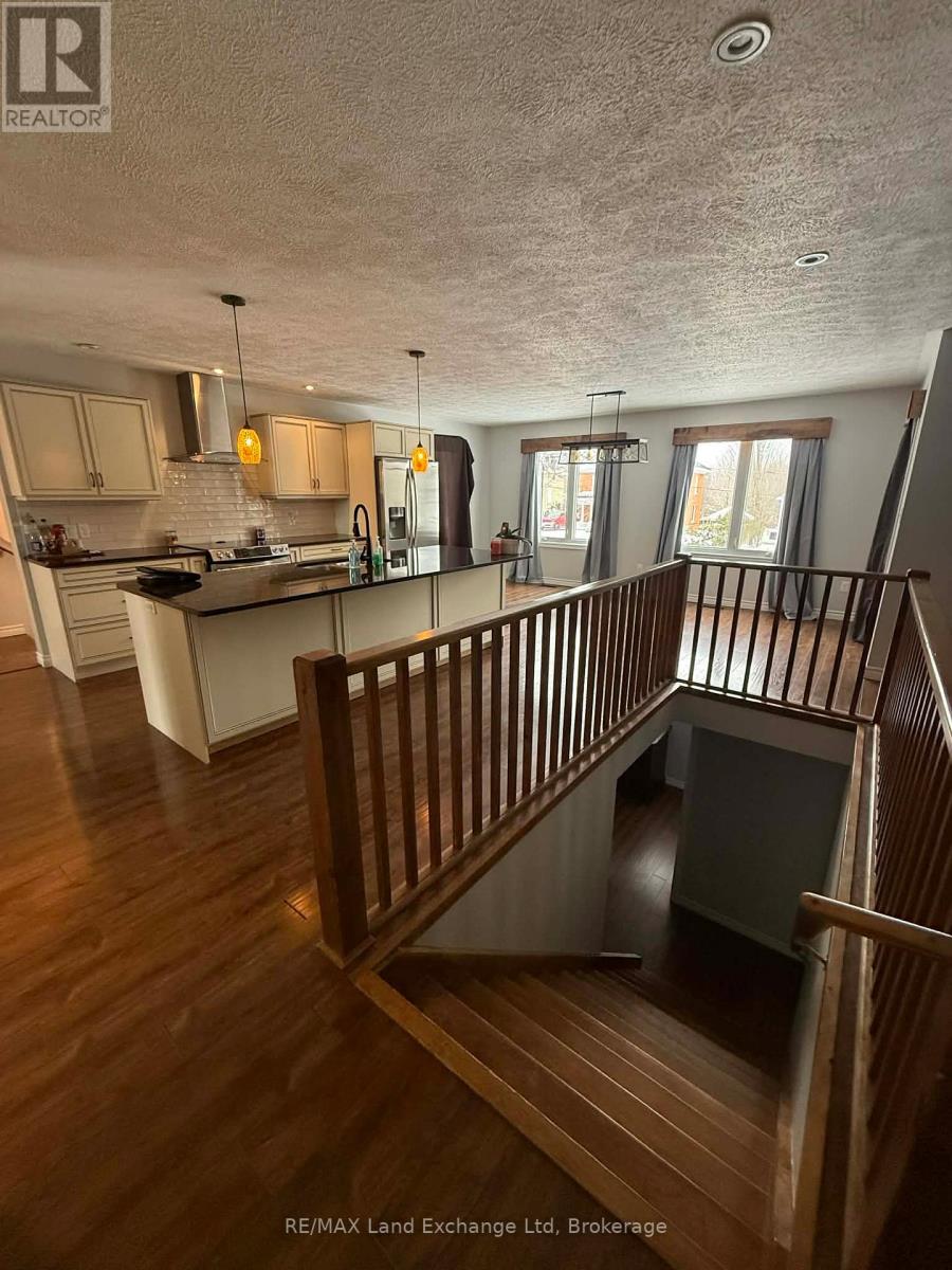 405 Minnie Street, North Huron, Ontario  N0G 2W0 - Photo 4 - X12887456