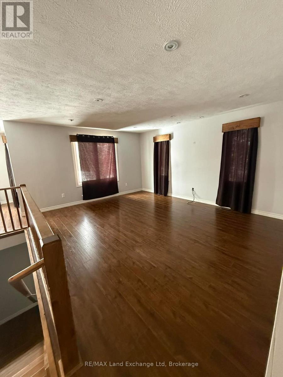 405 Minnie Street, North Huron, Ontario  N0G 2W0 - Photo 5 - X12887456