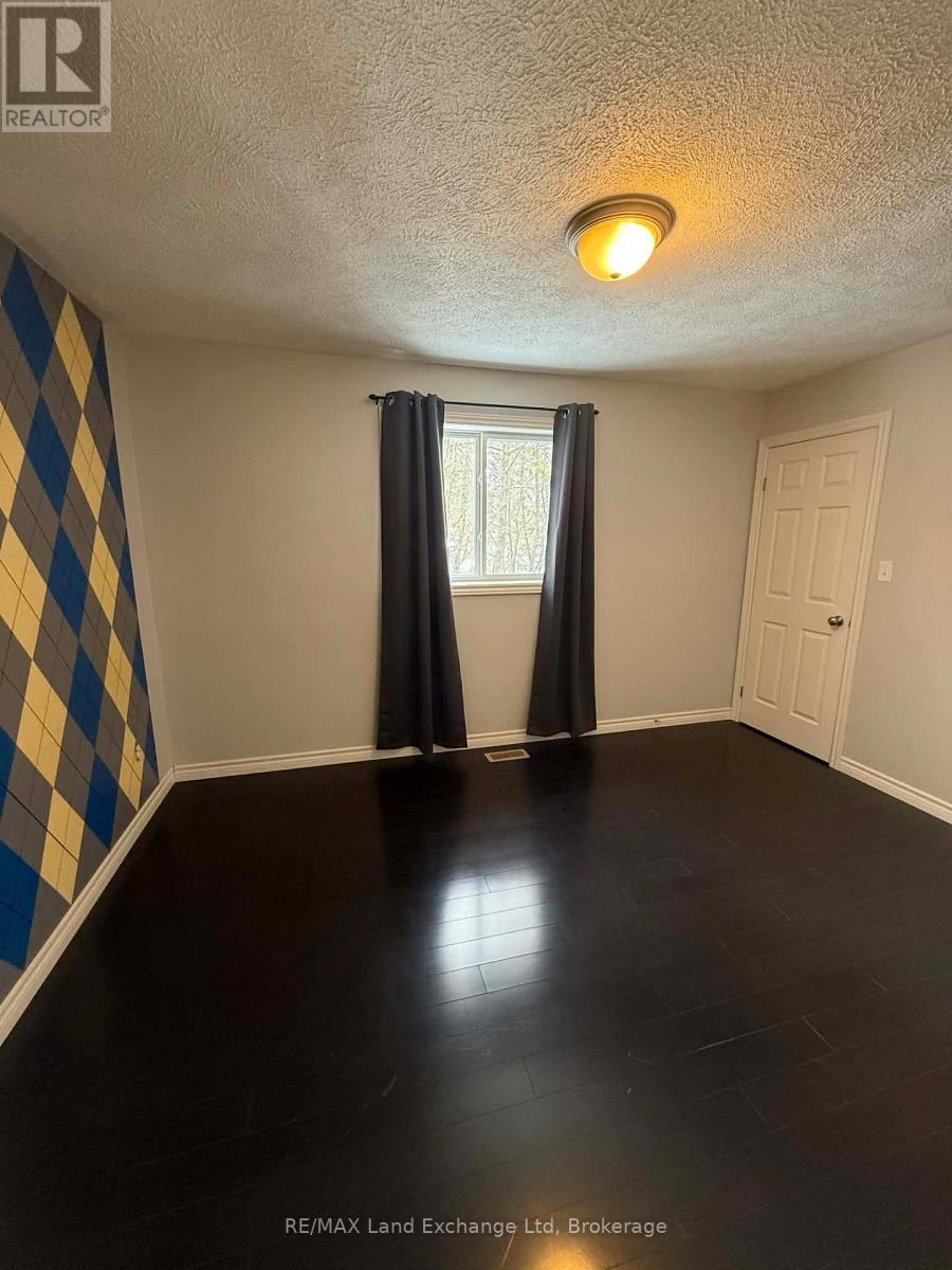 405 Minnie Street, North Huron, Ontario  N0G 2W0 - Photo 6 - X12887456