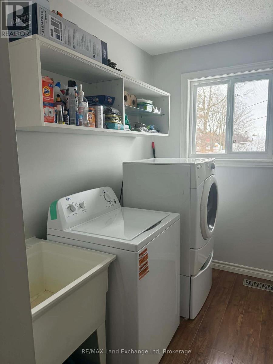 405 Minnie Street, North Huron, Ontario  N0G 2W0 - Photo 9 - X12887456