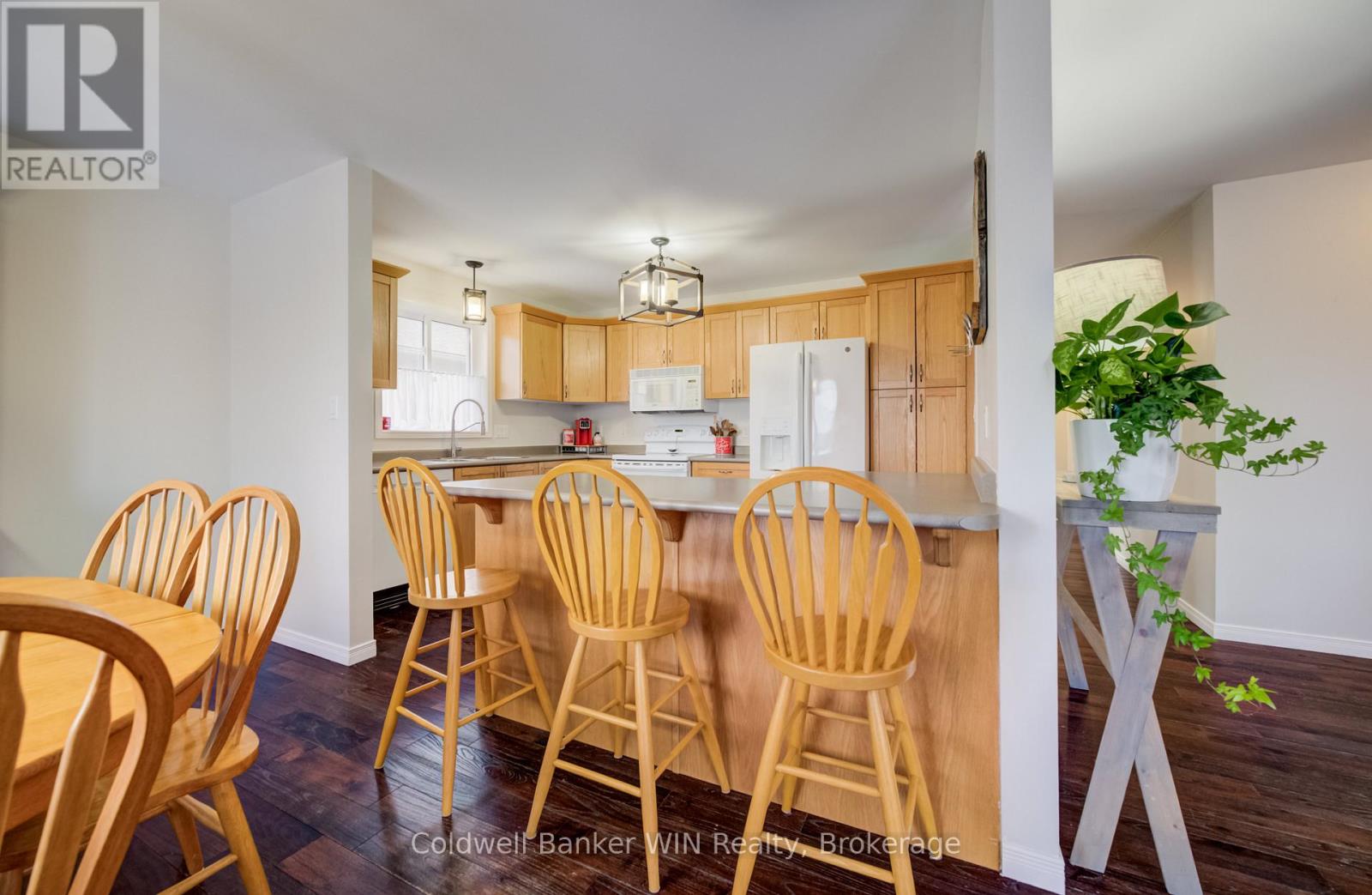 490 King Street E, Wellington North (Mount Forest), Ontario  N0G 2L0 - Photo 11 - X12887466