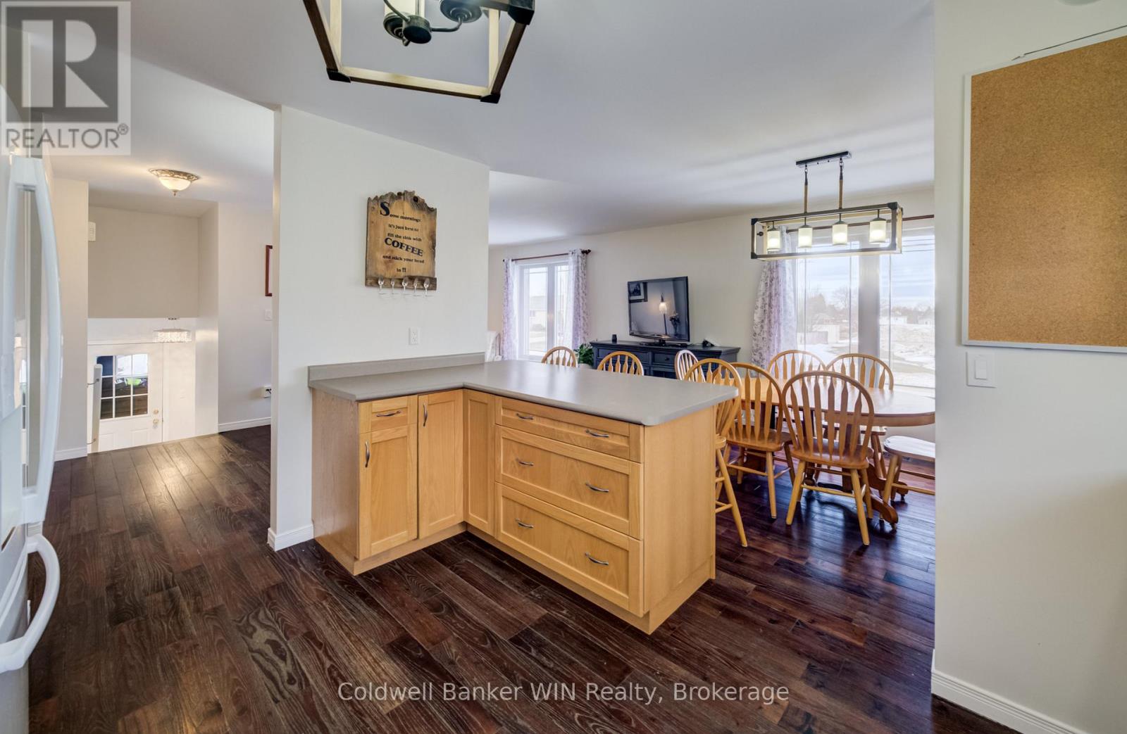 490 King Street E, Wellington North (Mount Forest), Ontario  N0G 2L0 - Photo 16 - X12887466