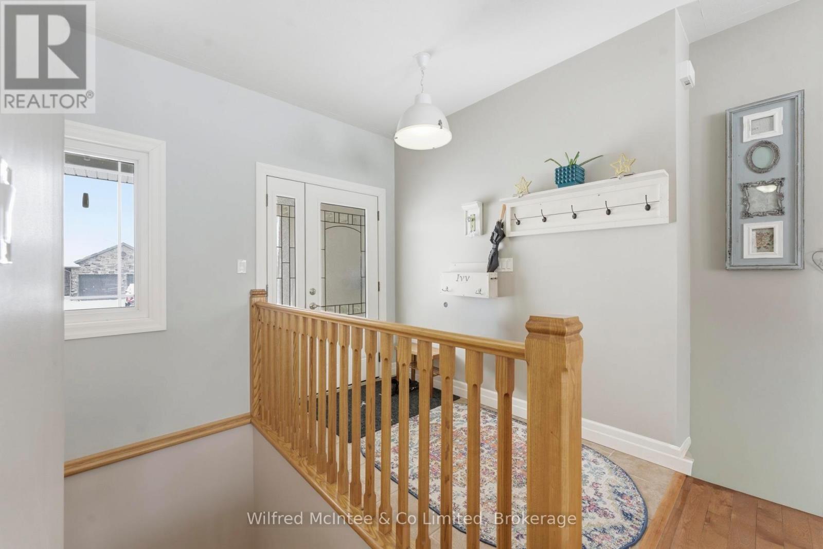 334 Westwood Drive, Brockton, Ontario  N0G 2V0 - Photo 6 - X12887506