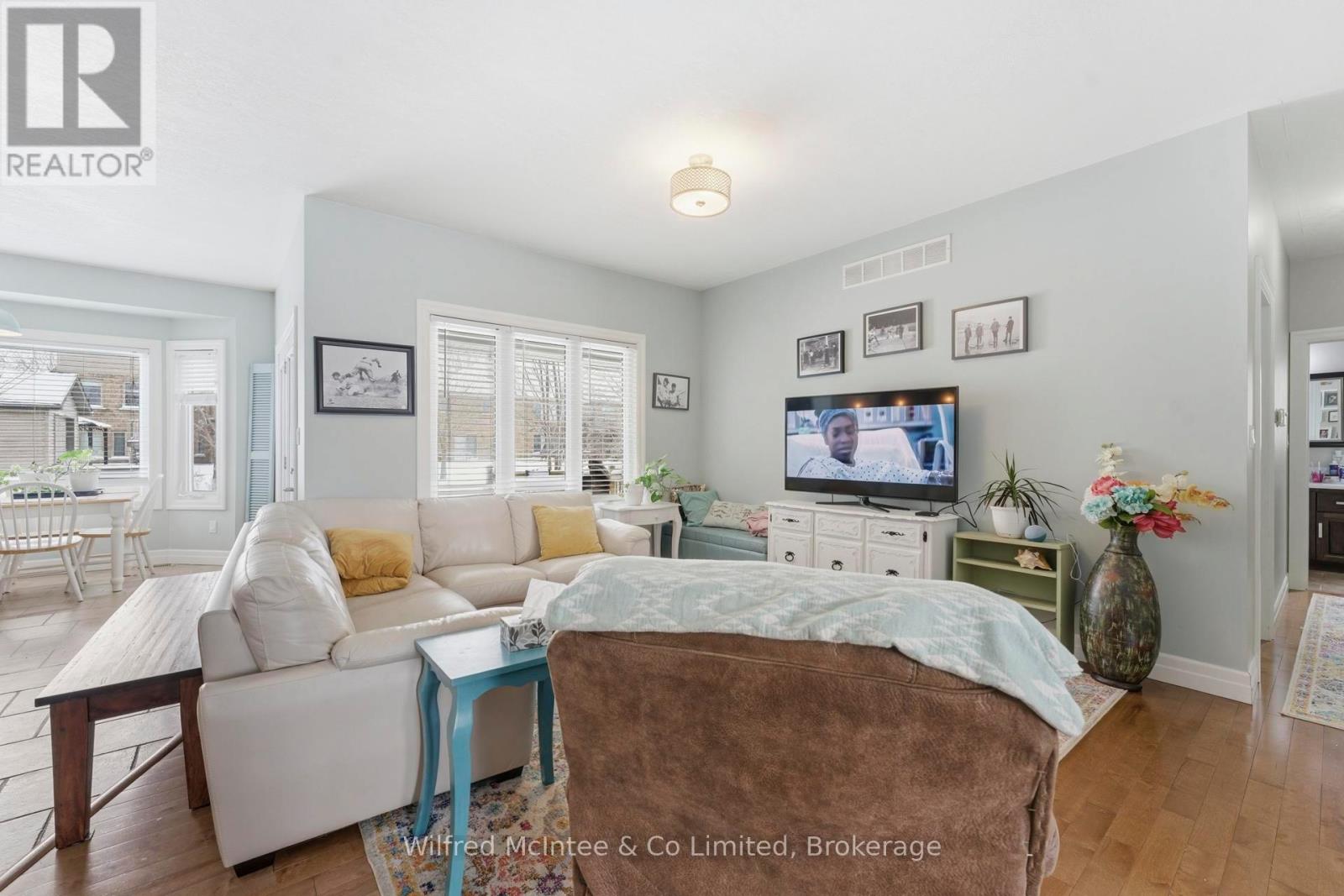 334 Westwood Drive, Brockton, Ontario  N0G 2V0 - Photo 7 - X12887506