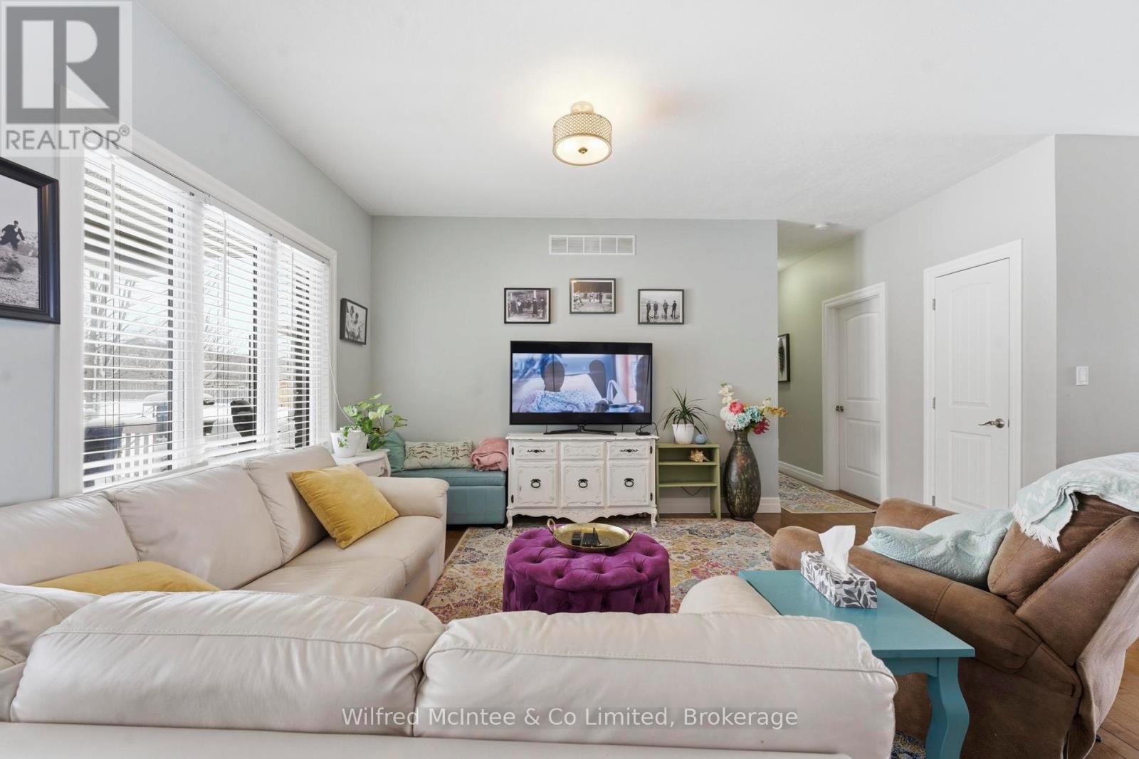 334 Westwood Drive, Brockton, Ontario  N0G 2V0 - Photo 8 - X12887506