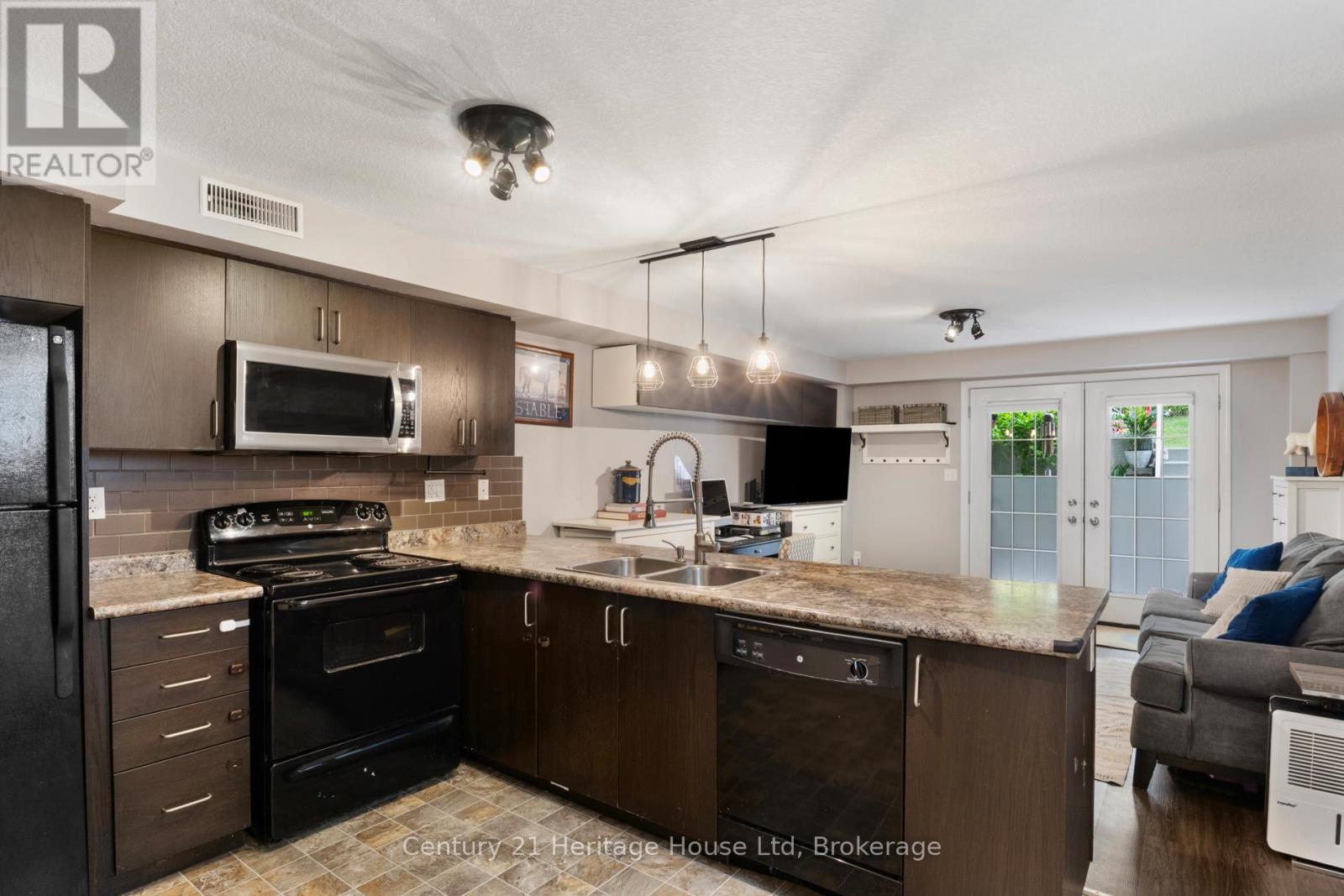 56 - 35 Mountford Drive, Guelph, Ontario  N1E 0G6 - Photo 5 - X12887656