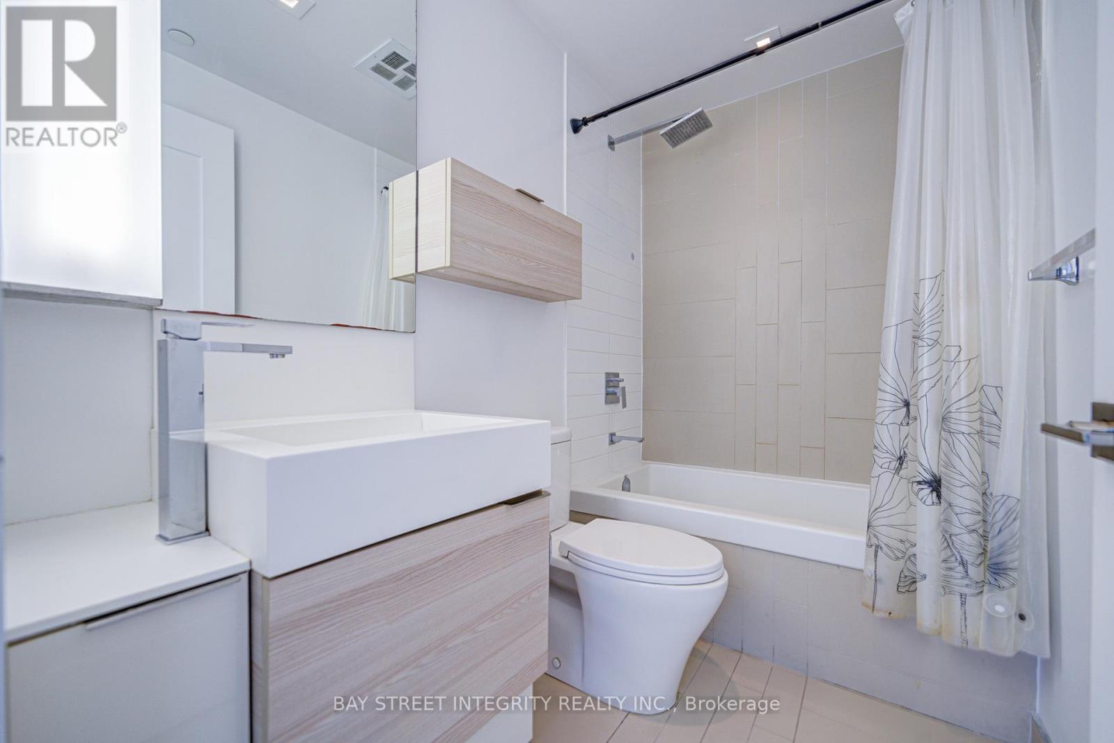 1803 - 88 Scott Street, Toronto, Ontario  M5E 0A9 - Photo 14 - C12887444