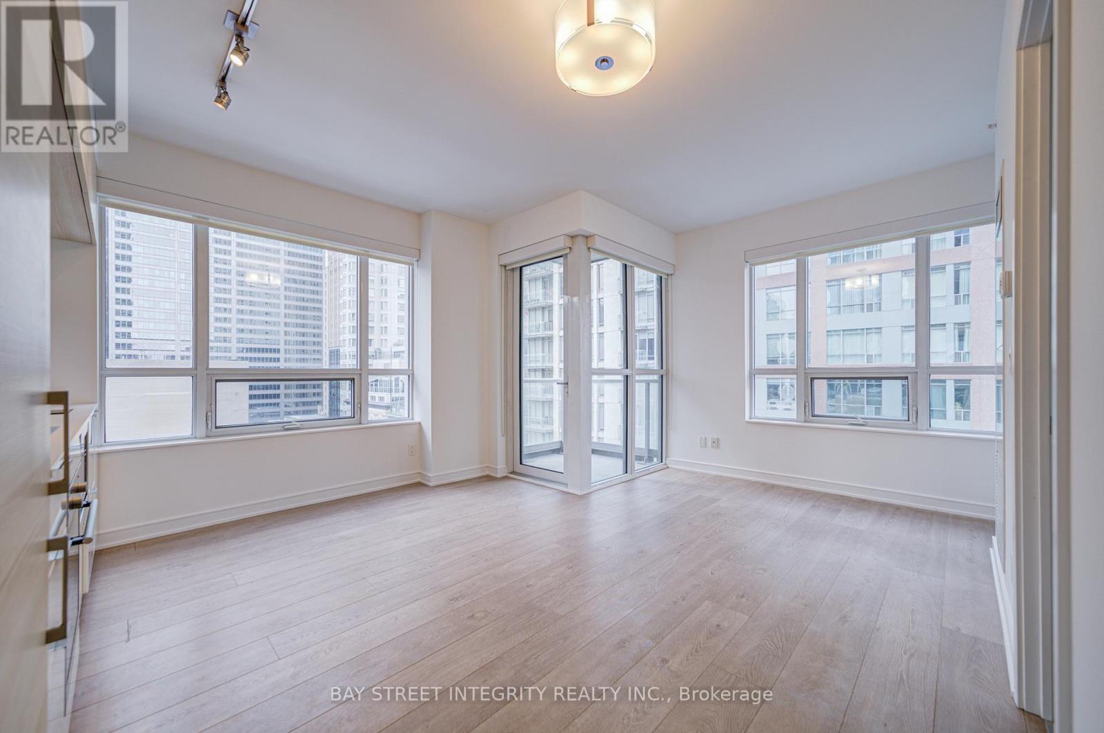 1803 - 88 Scott Street, Toronto, Ontario  M5E 0A9 - Photo 9 - C12887444