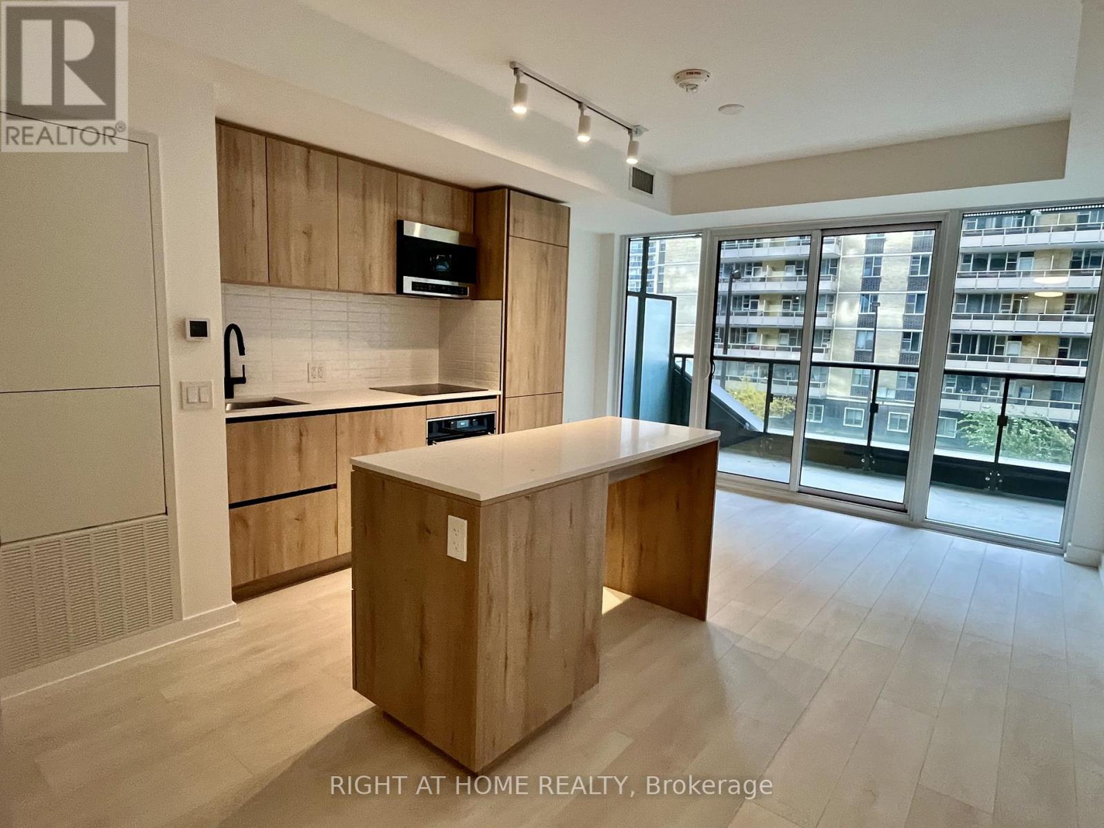 303 - 127 Broadway Avenue, Toronto, Ontario  M4P 1V4 - Photo 5 - C12887462