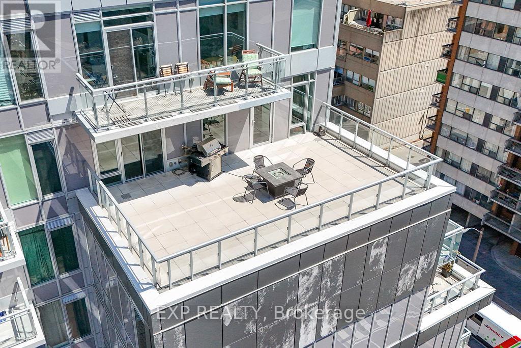 805 - 68 MERTON STREET, Toronto, Ontario