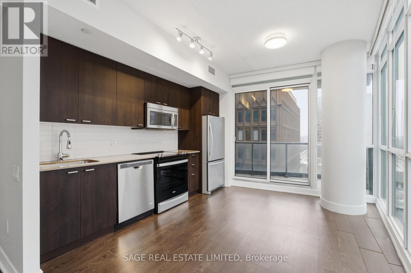 805 - 30 Roehampton Avenue, Toronto, Ontario  M4P 0B9 - Photo 6 - C12887564