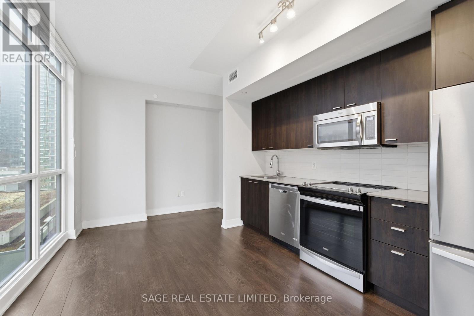 805 - 30 Roehampton Avenue, Toronto, Ontario  M4P 0B9 - Photo 7 - C12887564