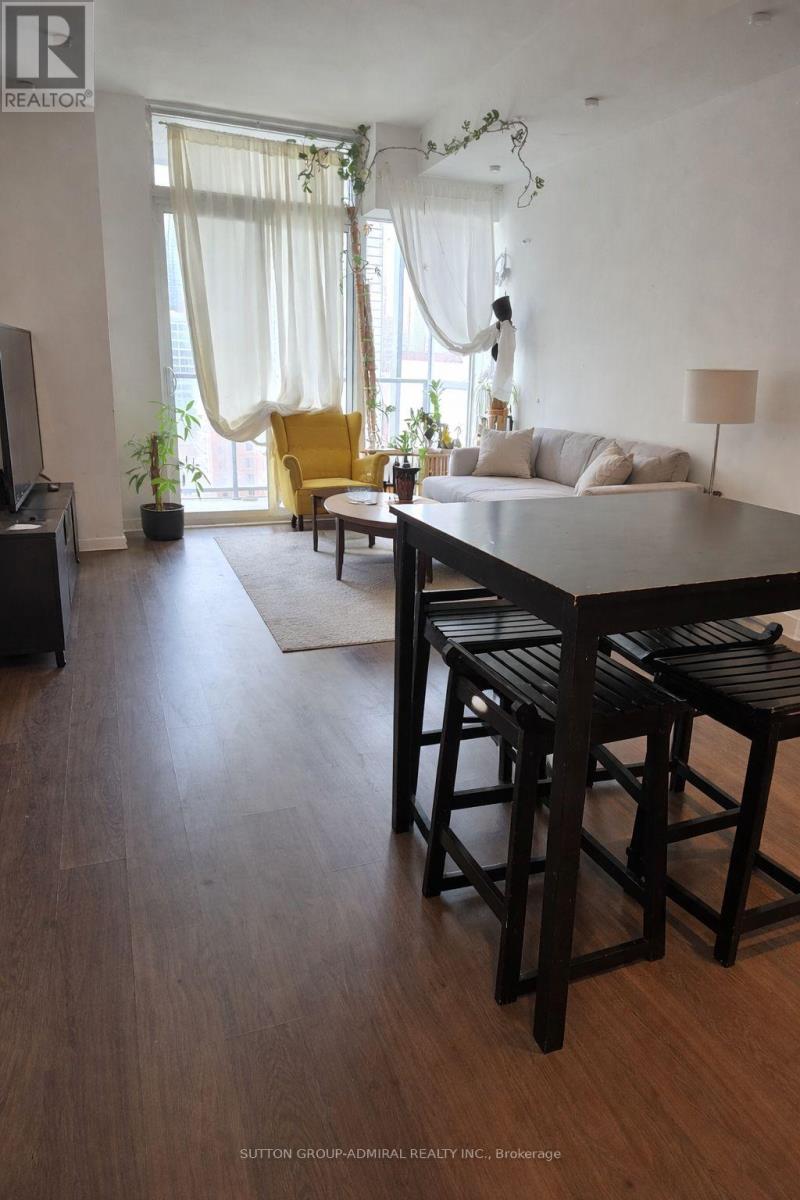 1612 - 105 George Street, Toronto, Ontario  M5A 0L4 - Photo 4 - C12887610