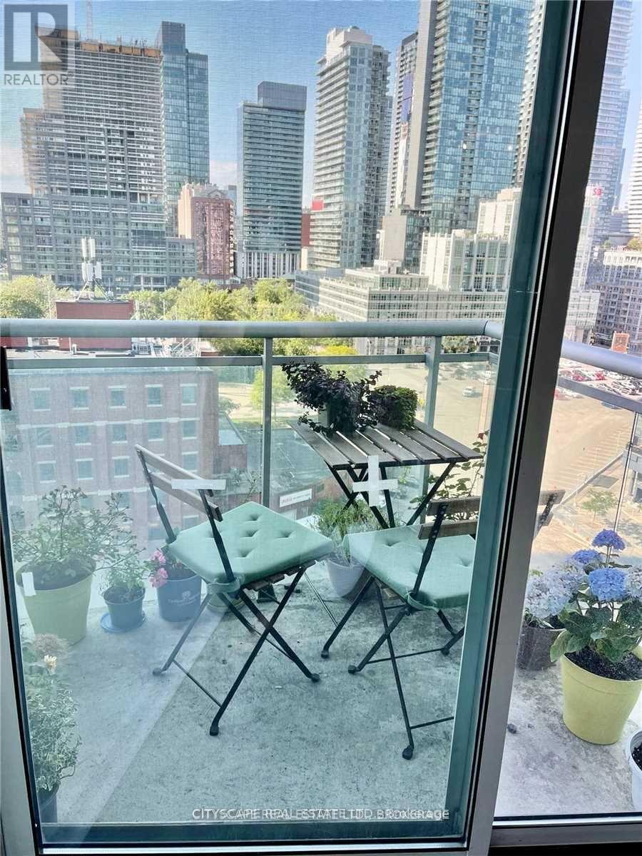 1708 - 397 Front Street W, Toronto, Ontario  M5V 3S1 - Photo 2 - C12887634