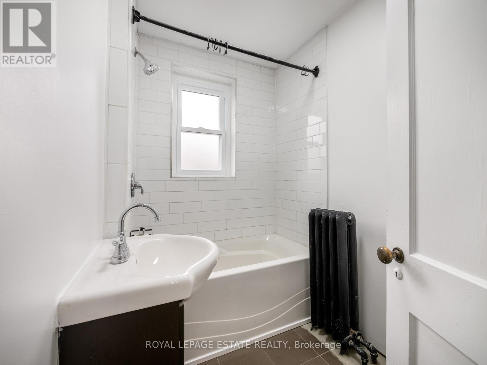 Main Floor - 84 Glen Manor Drive S, Toronto, Ontario  M4E 2X2 - Photo 37 - E12887396