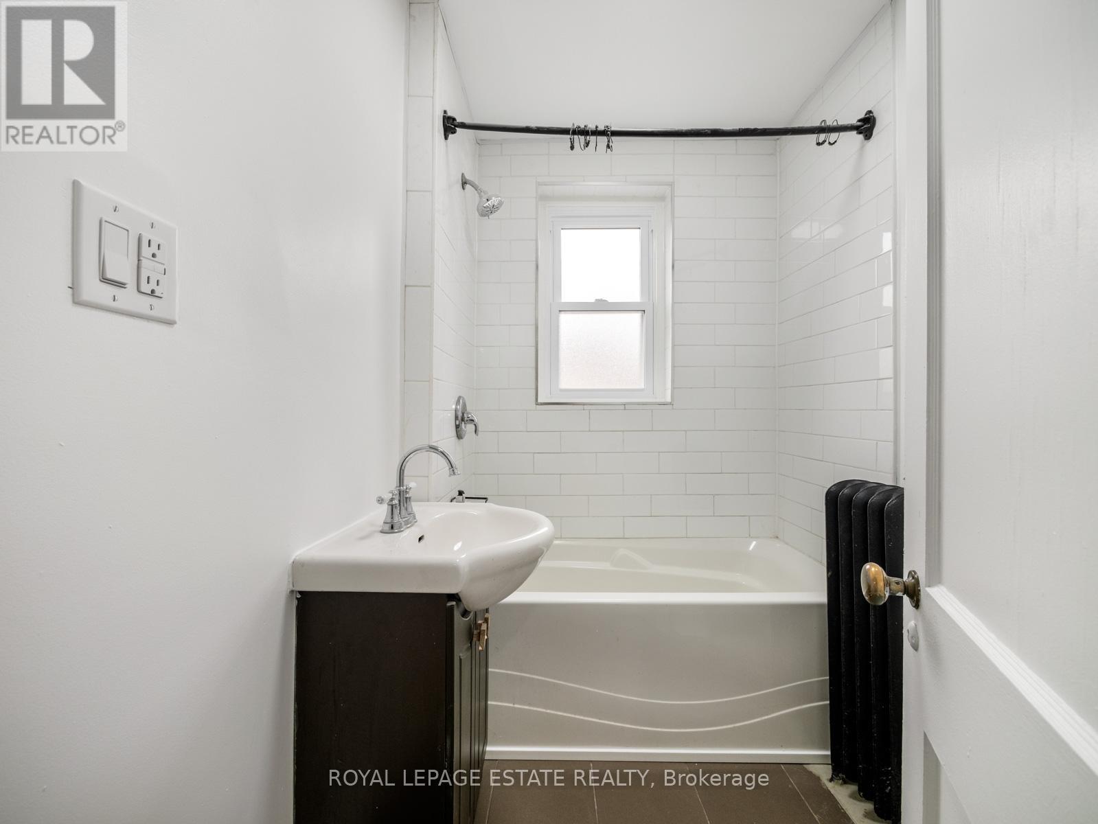 Main Floor - 84 Glen Manor Drive S, Toronto, Ontario  M4E 2X2 - Photo 38 - E12887396