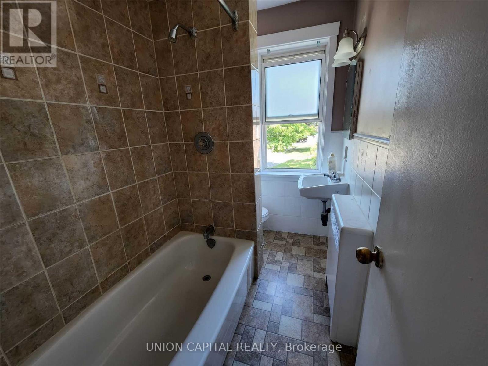 12 - 30 Lasalle Court, Oshawa, Ontario L1H 5Y1 - Photo 5 - E12887438