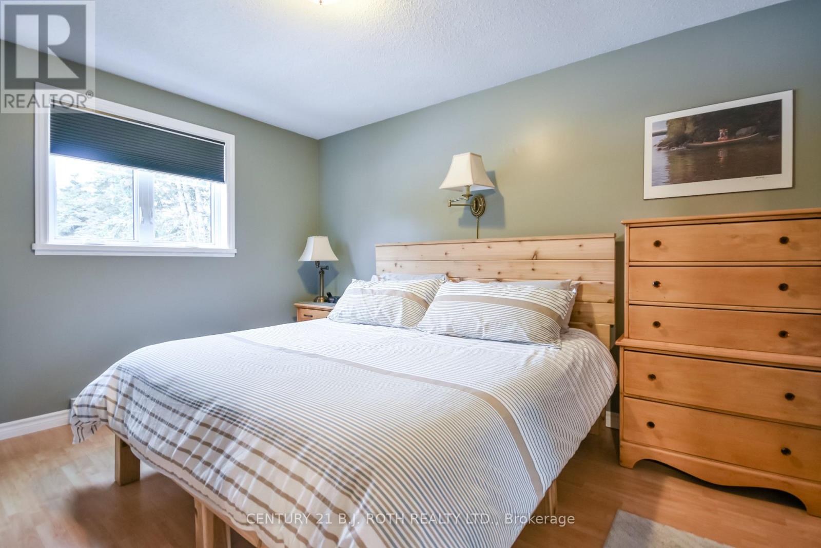 228 Spencer Avenue, Essa, Ontario  L0L 2N0 - Photo 15 - N12887418