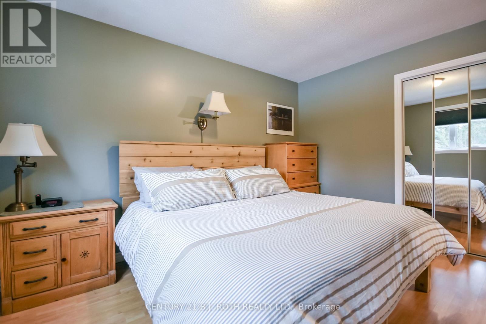 228 Spencer Avenue, Essa, Ontario  L0L 2N0 - Photo 16 - N12887418