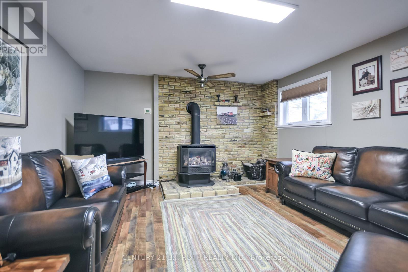 228 Spencer Avenue, Essa, Ontario  L0L 2N0 - Photo 21 - N12887418