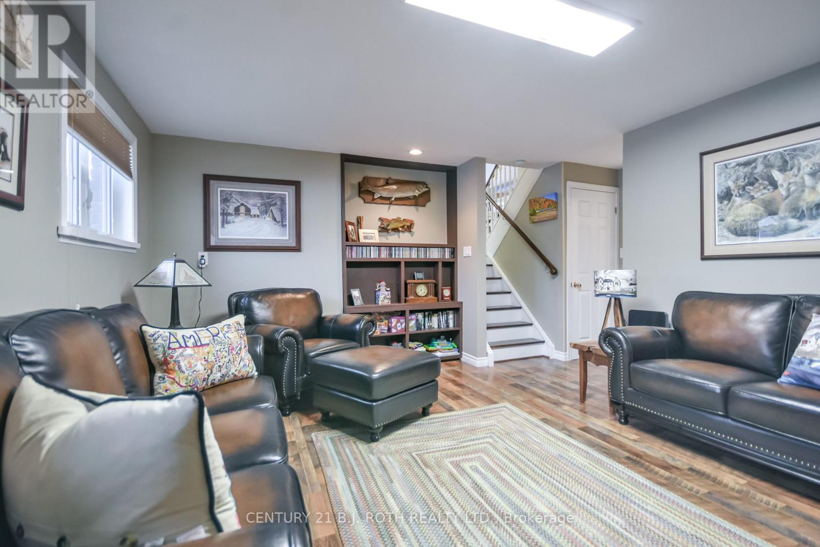 228 Spencer Avenue, Essa, Ontario  L0L 2N0 - Photo 23 - N12887418