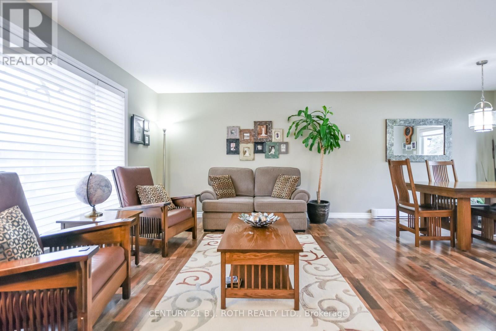 228 Spencer Avenue, Essa, Ontario  L0L 2N0 - Photo 5 - N12887418