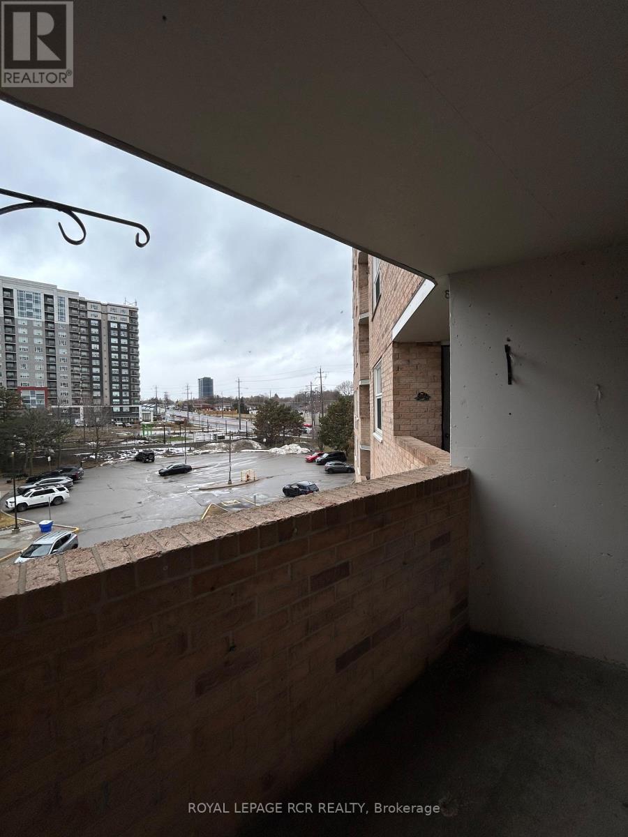 408 - 260 Davis Drive, Newmarket (Central Newmarket), Ontario  L3Y 7C3 - Photo 18 - N12887496