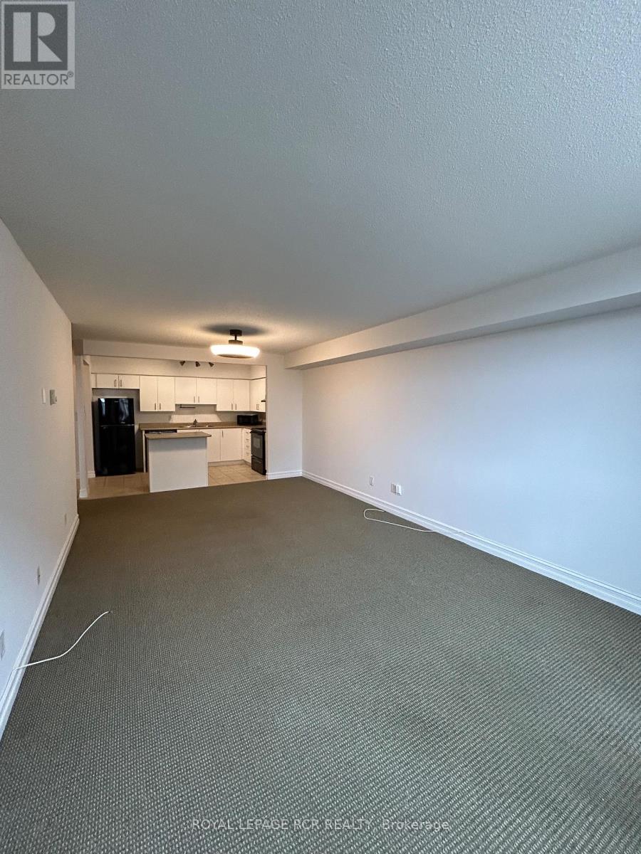 408 - 260 Davis Drive, Newmarket (Central Newmarket), Ontario  L3Y 7C3 - Photo 9 - N12887496